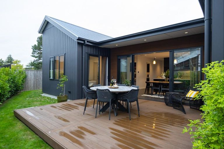 Photo of property in 11 Awanui Avenue, Hokowhitu, Palmerston North, 4410