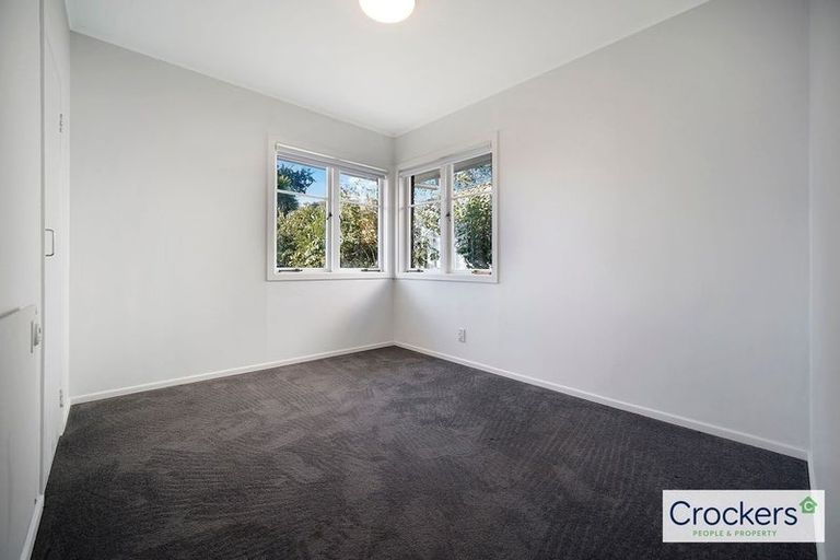 Photo of property in 21 Amberley Avenue, Te Atatu South, Auckland, 0610