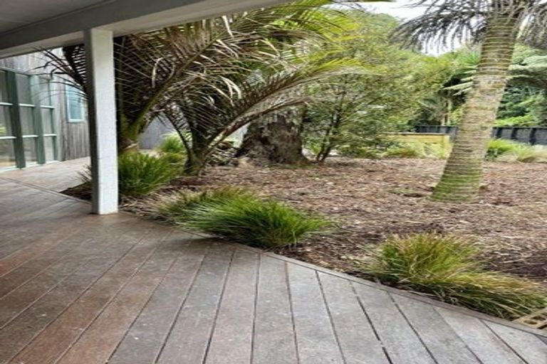 Photo of property in 90 Park Road, Titirangi, Auckland, 0604