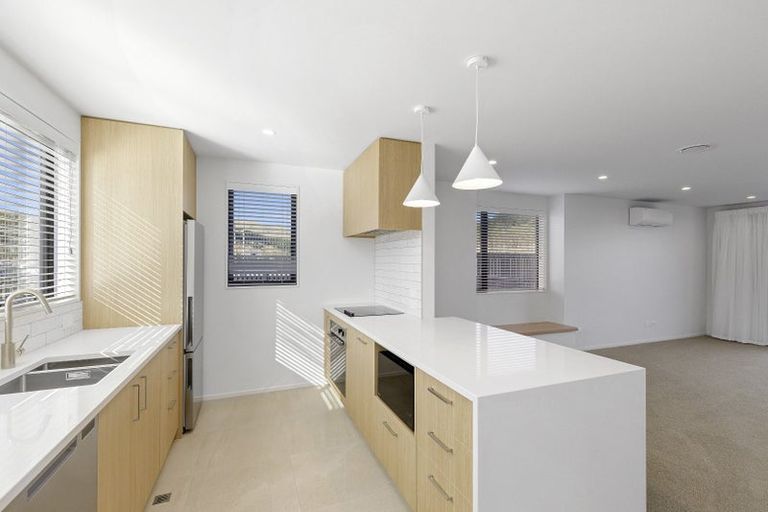 Photo of property in 32 Turtleback Avenue, Whitby, 5024