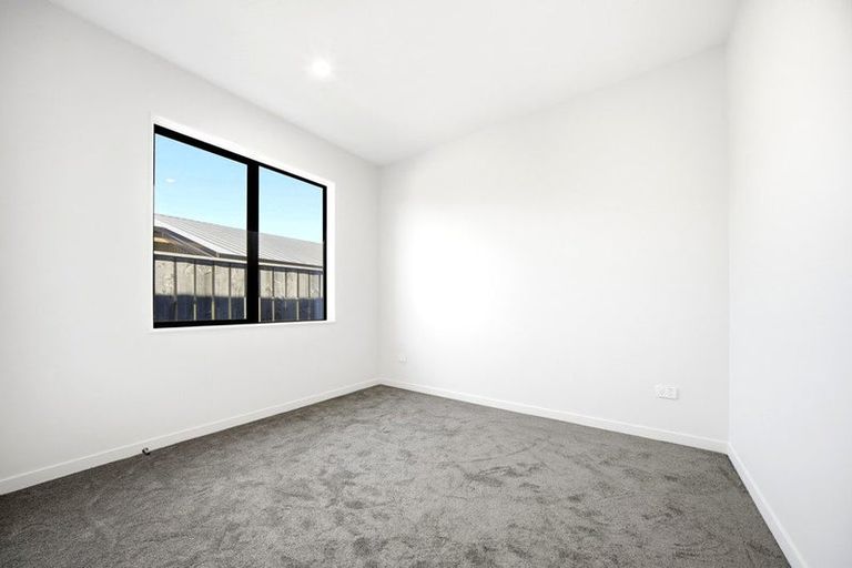 Photo of property in 76 Huanui Drive, Wainui, 0992