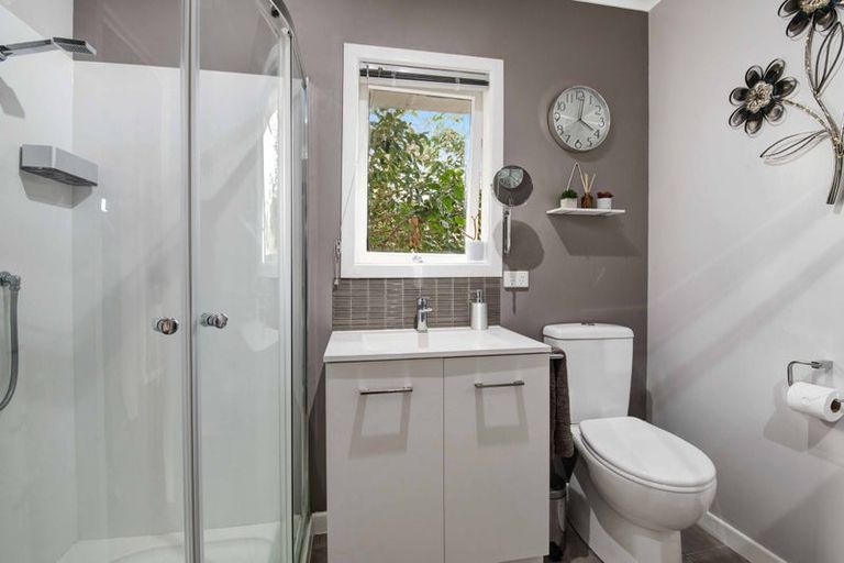 Photo of property in 27a Makiri Street, Helensville, 0800