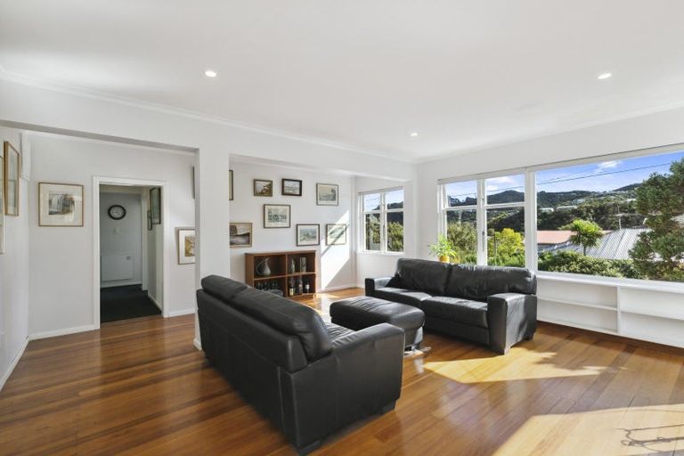 Photo of property in 25 Burrows Avenue, Karori, Wellington, 6012