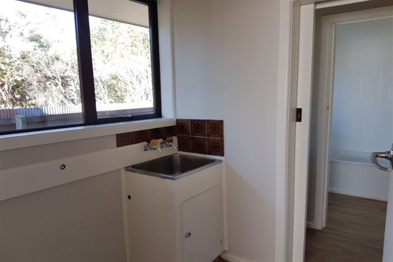 Photo of property in 50 Oriana Crescent, Hornby, Christchurch, 8042