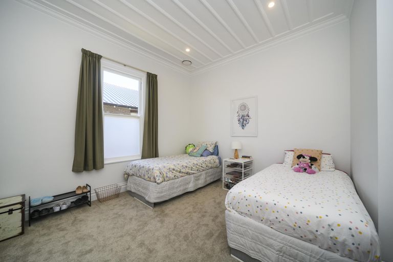 Photo of property in 84 Featherston Street, Takaro, Palmerston North, 4412
