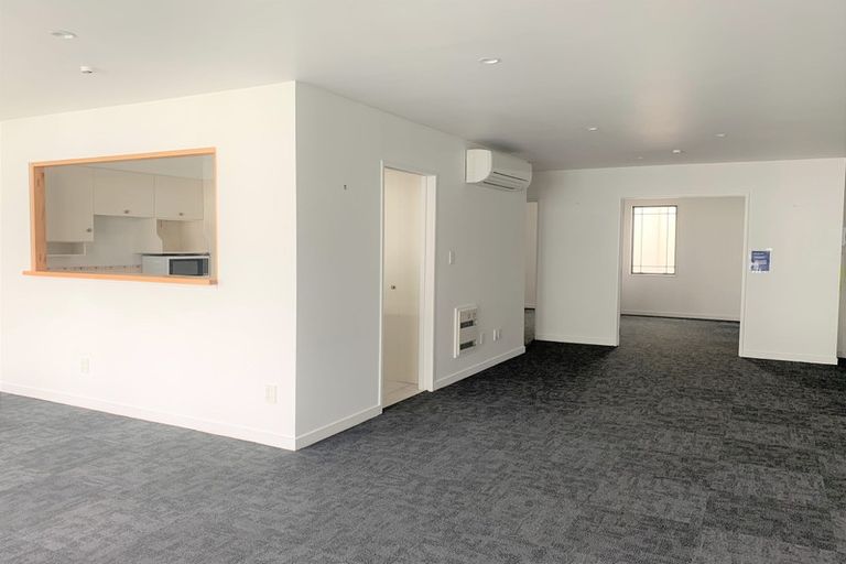 Photo of property in St James Courts, 3/77 Gloucester Street, Christchurch Central, Christchurch, 8013