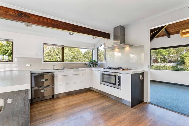 Photo of property in 66 Karina Road, Merrilands, New Plymouth, 4312