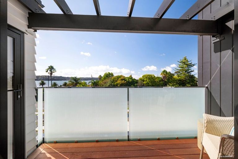 Photo of property in 48 Observation Green, Hobsonville, Auckland, 0616