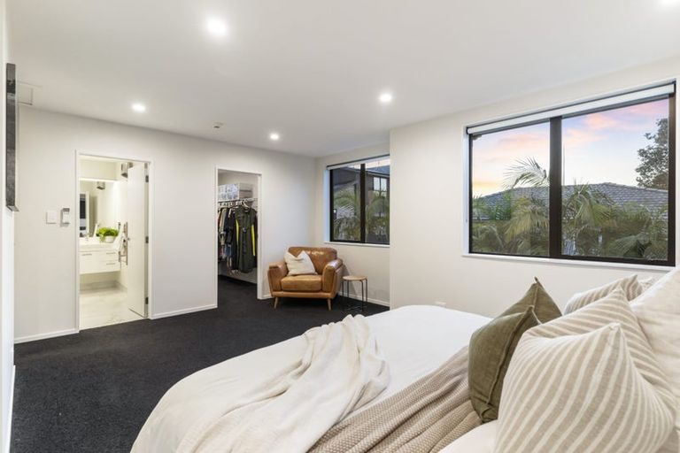 Photo of property in 71a Neil Avenue, Te Atatu Peninsula, Auckland, 0610