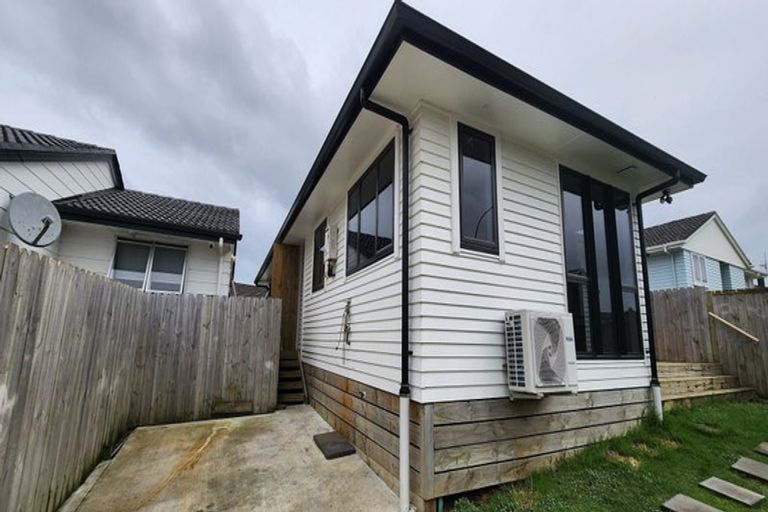 Photo of property in 2 Arnhem Place, Pukekohe, 2120
