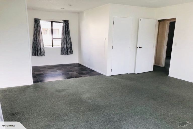 Photo of property in 4b Peter Hall Drive, Kelvin Grove, Palmerston North, 4414