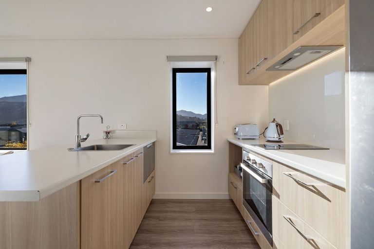 Photo of property in Toru Apartments, 702/10 Copper Beech Avenue, Frankton, Queenstown, 9300