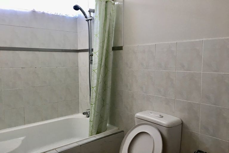 Photo of property in 109 Sylvan Avenue, Northcote, Auckland, 0627