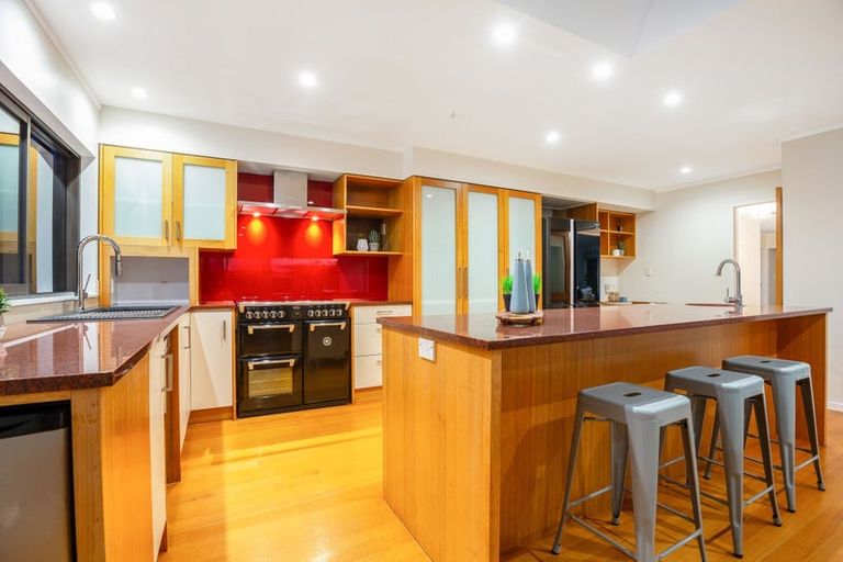 Photo of property in 22 Sailmaker Close, Whitby, Porirua, 5024