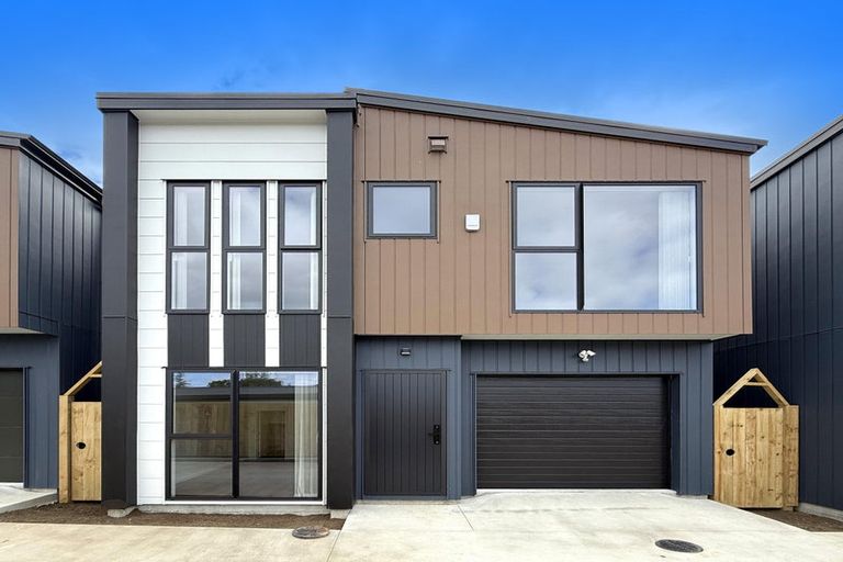 Photo of property in 13a Lipton Grove, Opaheke, Papakura, 2113