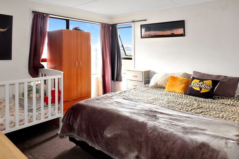 Photo of property in 8 Russell Street, Foxton, 4814