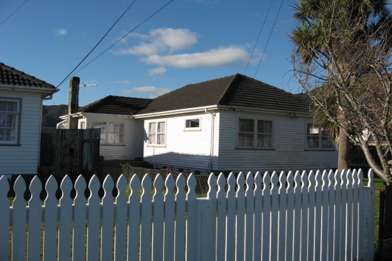 Photo of property in 43 Norfolk Street, Wainuiomata, Lower Hutt, 5014