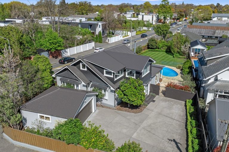 Photo of property in 3 Strowan Road, Strowan, Christchurch, 8052