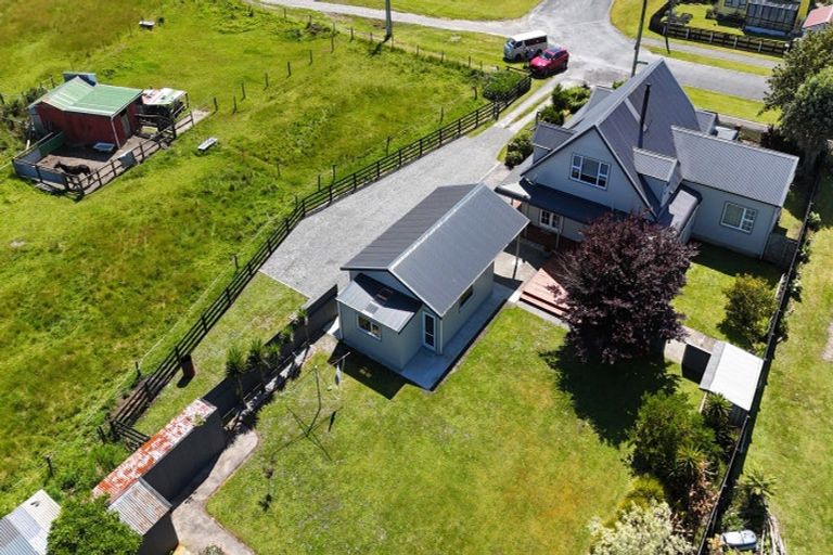 Photo of property in 6 Romilly Street, Westport, 7825