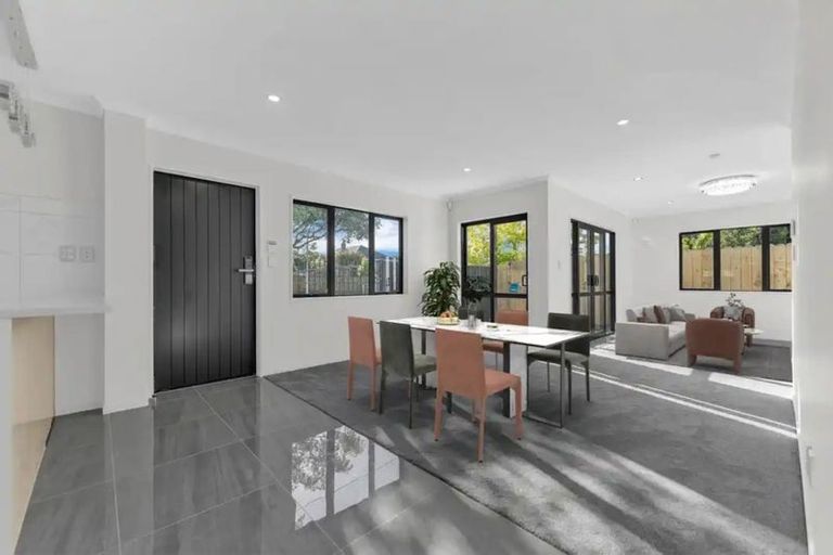 Photo of property in 15 Mckean Avenue, Manurewa, Auckland, 2102