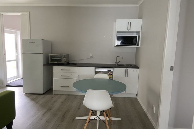 Photo of property in 124 Amesbury Drive, Churton Park, Wellington, 6037