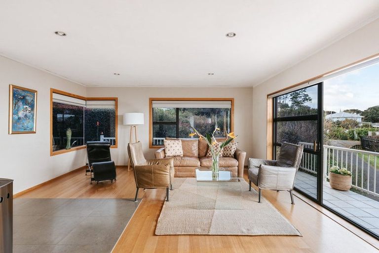 Photo of property in 96 Omokoroa Road, Omokoroa, 3114