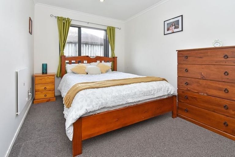 Photo of property in 41d Kelvin Road, Papakura, 2110