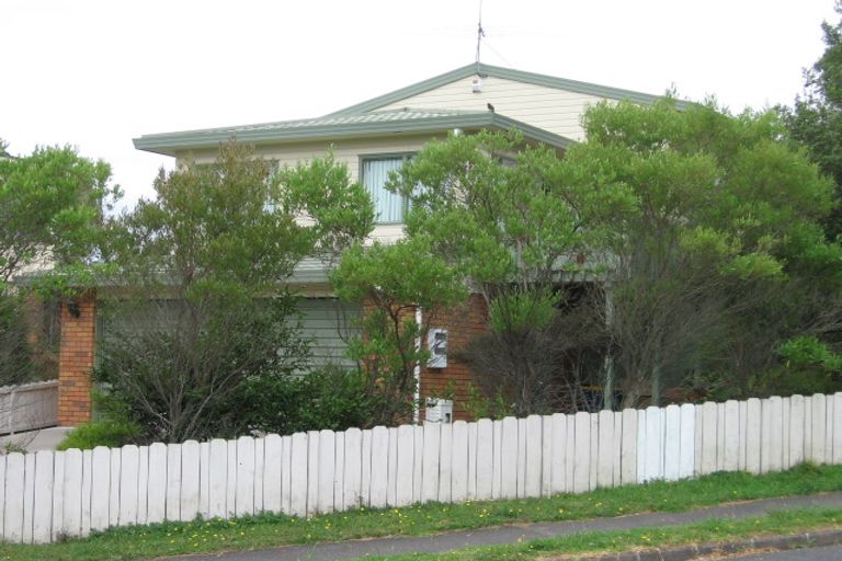 Photo of property in 2/53 Stanley Road, Glenfield, Auckland, 0629