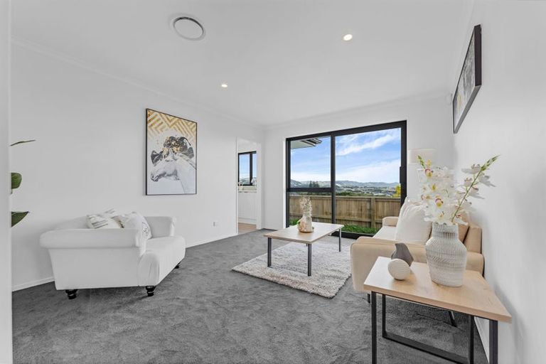 Photo of property in 2 Dolcetto Place, Pokeno, 2402