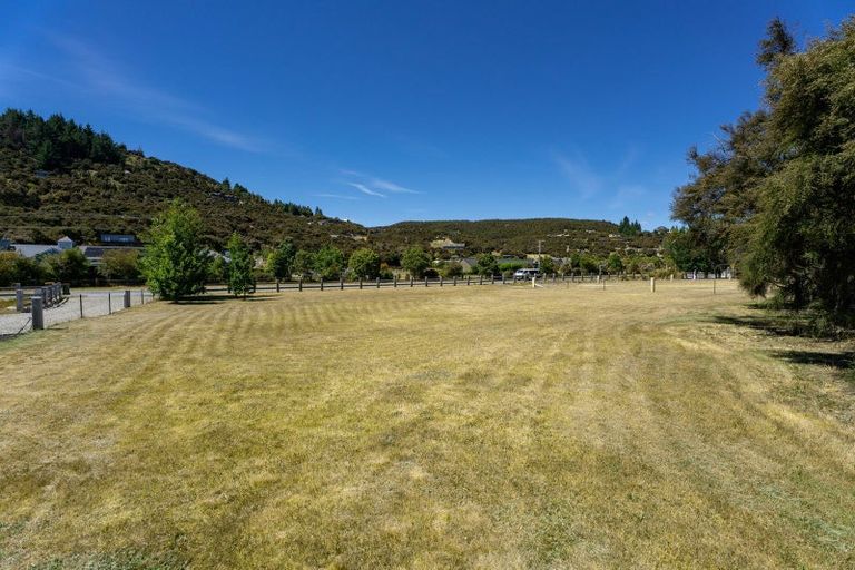 Photo of property in 4 Mount Linton Avenue, Wanaka, 9305