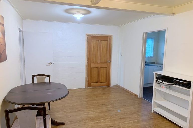 Photo of property in 44 Kaikoura Street, Henderson, Auckland, 0612