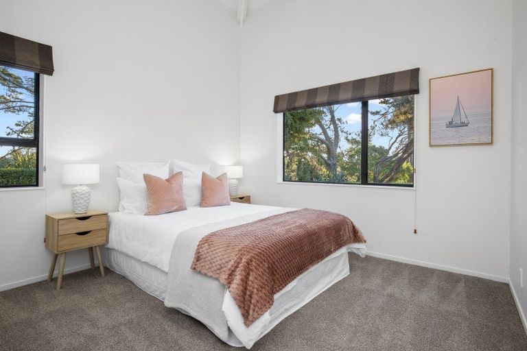 Photo of property in 5 Godwit Place, Waiuku, 2123