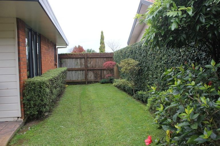 Photo of property in 102 Kingdale Road, Henderson, Auckland, 0610