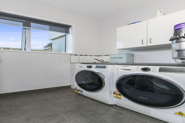 Photo of property in 80 Muir Avenue, Mangere Bridge, Auckland, 2022