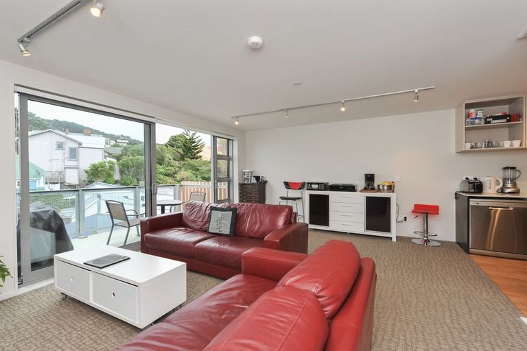 Photo of property in Masina Apartments, 111/80u Riddiford Street, Newtown, Wellington, 6021