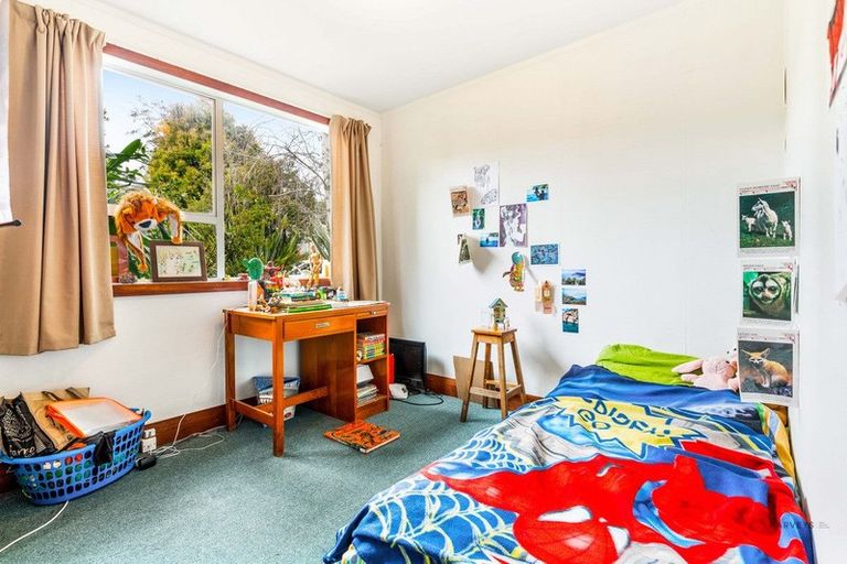 Photo of property in 29 Onedin Place, Titirangi, Auckland, 0604