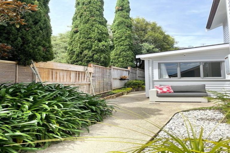 Photo of property in 65 Te Wharau Drive, Greenhithe, Auckland, 0632
