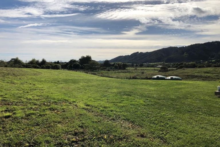 Photo of property in 14c Mountain View Drive, Manakau, Otaki, 5583