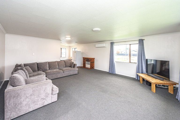 Photo of property in 24 Selwyn Crescent, College Estate, Whanganui, 4500