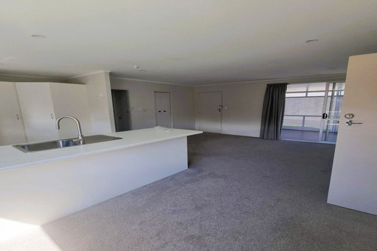 Photo of property in 240 South Road, Hawera, 4610