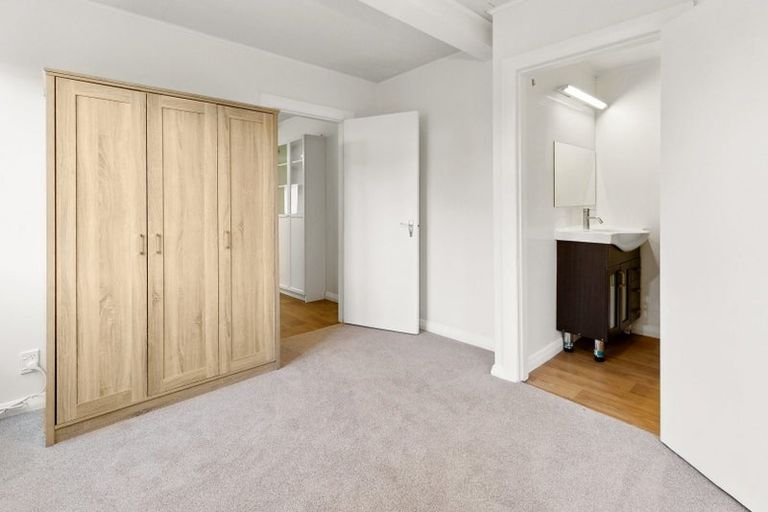 Photo of property in 6 Governor Road, Northland, Wellington, 6012