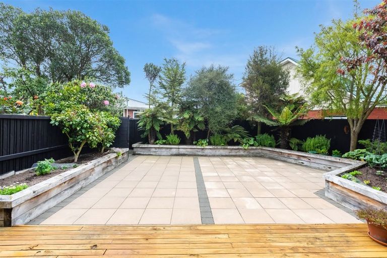 Photo of property in 2/193 Centaurus Road, Saint Martins, Christchurch, 8022