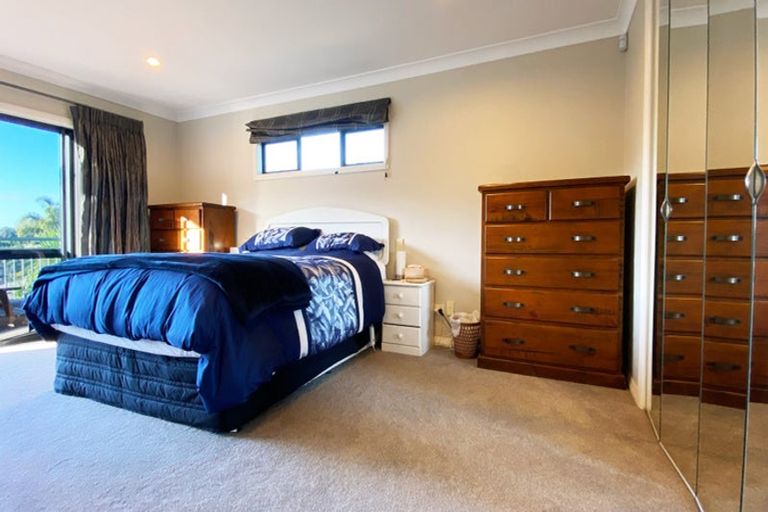 Photo of property in 34 Hayley Lane, East Tamaki Heights, Auckland, 2016