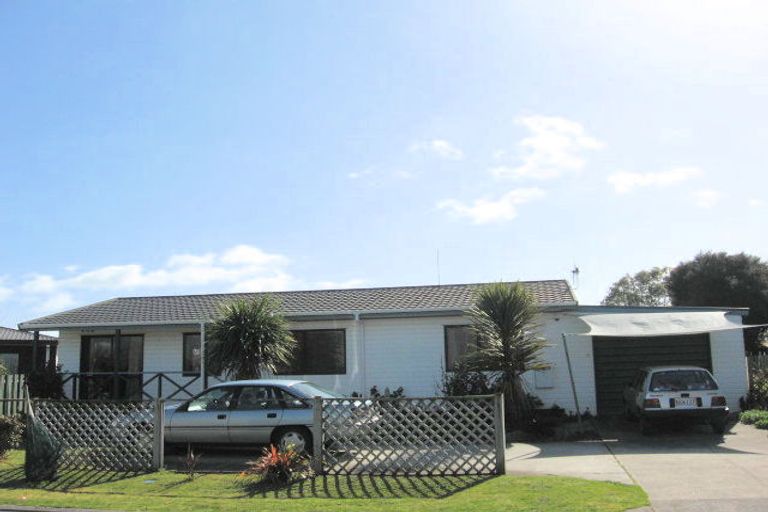 Photo of property in 15 Barbara Grove, Papamoa Beach, Papamoa, 3118