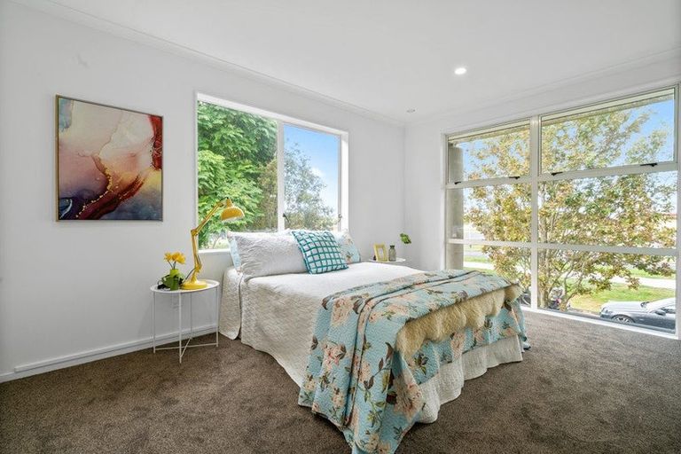 Photo of property in 27 The Track, Takanini, 2112