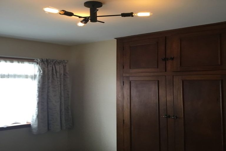 Photo of property in 118 Holly Road, St Albans, Christchurch, 8014