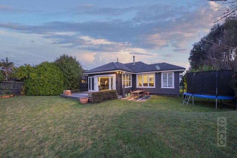 Photo of property in 11 Elliot Street, Riverhead, 0820