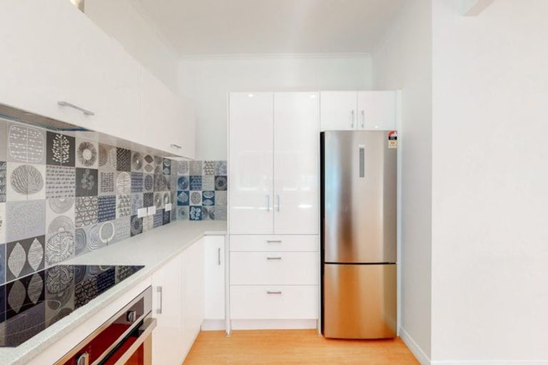 Photo of property in 69 Ranui Crescent, Khandallah, Wellington, 6035