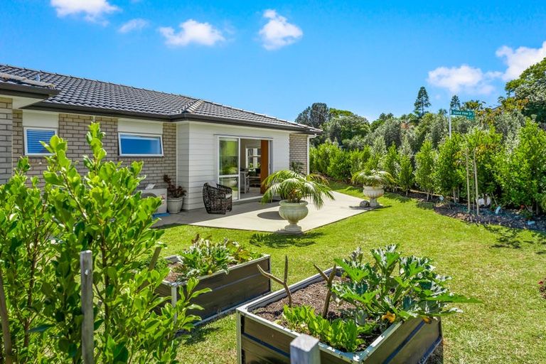 Photo of property in 2 Maylee Crescent, Gulf Harbour, Whangaparaoa, 0930