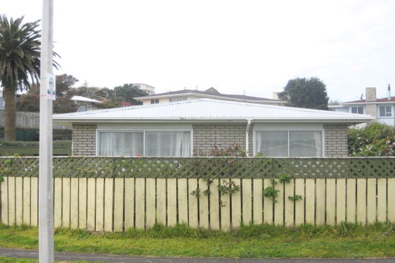 Photo of property in 12 Naumai Place, Spotswood, New Plymouth, 4310